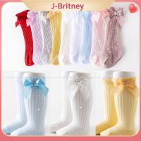 J-BRITNEY ถุงน่องยาวถึงเข่าผูกโบว์ระบายอากาศได้ดีผ้าฝ้ายสำหรับเด็กแรกเกิดสีทึบถุงเท้าตาข่ายสไตล์ราชวงศ์