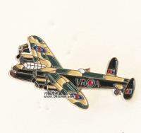 Cartoon Lapel Pins ป้ายโลหะคลาสสิกแฟชั่น Retro Plane Airplane Battleplane Bomber