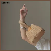 Dani Atte Cute hand-held straw braided bag niche personality summer chain bag single shoulder braided bag