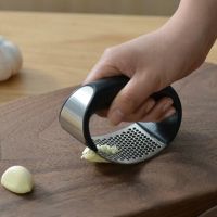 （HOT NEW） Hot NewMincer ToolGarlic Press Crusher Squeezer Masher Usefutensils