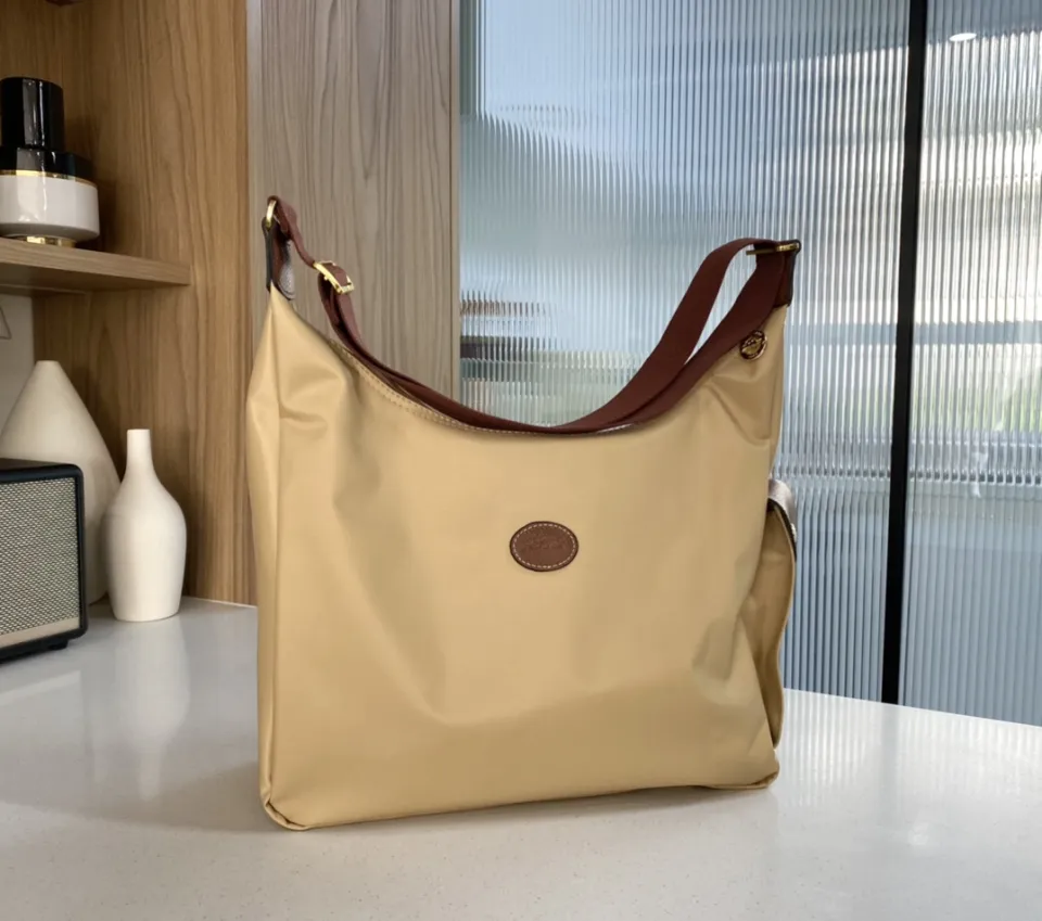 High quality Longchamp new hobo nylon messenger bag for men and women,  retro mailman bag, shoulder bag, large capacity.