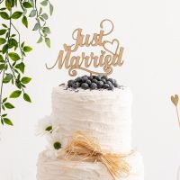 Just Married Wedding Cake Topper Romantic Wedding Cake Decoration Acrylic Wood Gold Mr and Mrs Cake Topper For Anniversary