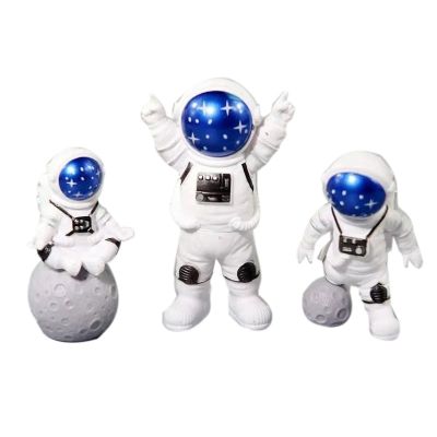 Nordic Astronaut Figurines Resin Model Mini Table Ornaments Living Room DIY Modern Home Decor Accessories