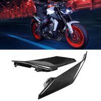 การปรับเปลี่ยนรถจักรยานยนต์คาร์บอนไฟเบอร์ Tailstock แผงด้านข้าง Fit สำหรับ Yamaha MT-09 17-19