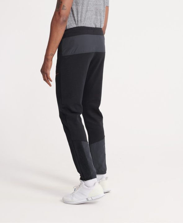 superdry-urban-tech-classic-jogger-กางเกงขายาว-สำหรับผู้ชาย