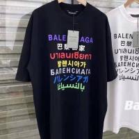 ♠Balenciagaลูกน้อง2023ฤดูใบไม้ผลิและฤดูร้อนเสื้อยืดผ้าฝ้ายหลวมๆแขนสั้นเจ็ดภาษาแบบเรียบง่ายสำหรับผู้ชายและผู้หญิง