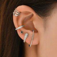 【YF】 IPARAM Cute Black Crystal Snake Ear Clips for Women Girls Gold Color Silver Earrings Creative Fashion Jewelry Gifts