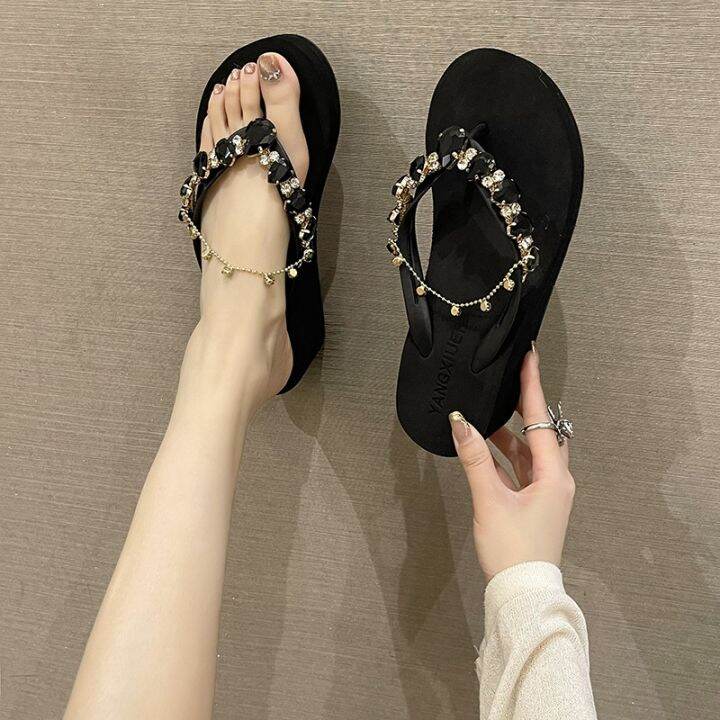 in-the-summer-of-2023-the-new-female-chain-diamond-flip-flops-beach-holiday-wind-colour-drilling-wedge-antiskid-leisure-fashion-sandals