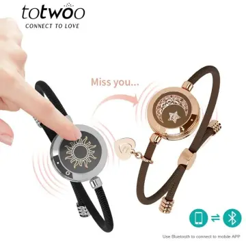 Amazon.com: Long Distance Touch Bracelets, Send SOS SMS, Remote Smart  Connection Vibration & Light Up Bracelet for Relationship Couples  Girlfriend Boyfriend Family Passing on Love & Miss Gifts Jewelry Black  Gold: Clothing,