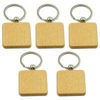 150Pcs DIY Blank Wooden Keychain Square Carved Key Ring Wooden Key Ring 40 x 40 mm