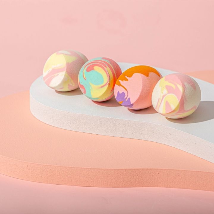 cw-marble-blender-makeup-sponge-application