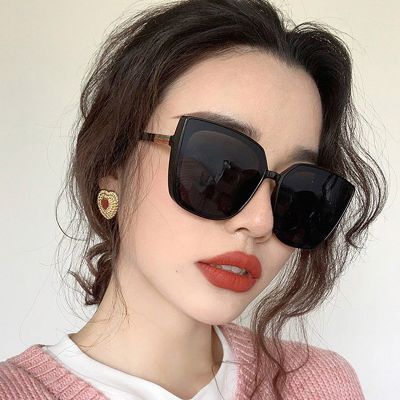 Classic Ladies Fashion Square Frame Sunglasses Big Mirror Female 2022 Vintage Fashion Plastic Sun Glasses Rimmed Eyewear