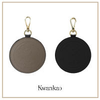 [Kwankao] KK Leather calf keychain (Grey-Black) พวงกุญแจหนังลูกวัวแท้ สีเทา-ดำ ปั๊มลาย KK