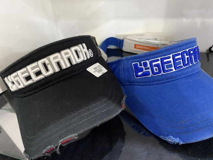 หมวกครึ่งใบ-geecrack