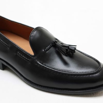 MARS PEOPLES - Tassel Loafers , Plait สีดำ