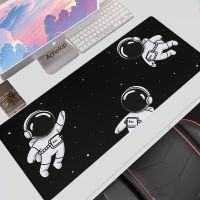 Deskmat Space Astronauta Mouse Pad บริษัท แผ่นรองเมาส์ 90x40 ส่วนบุคคล แผ่นรองเมาส์ Xxl ขนาดใหญ่ แผ่นรองเมาส์สีดำ