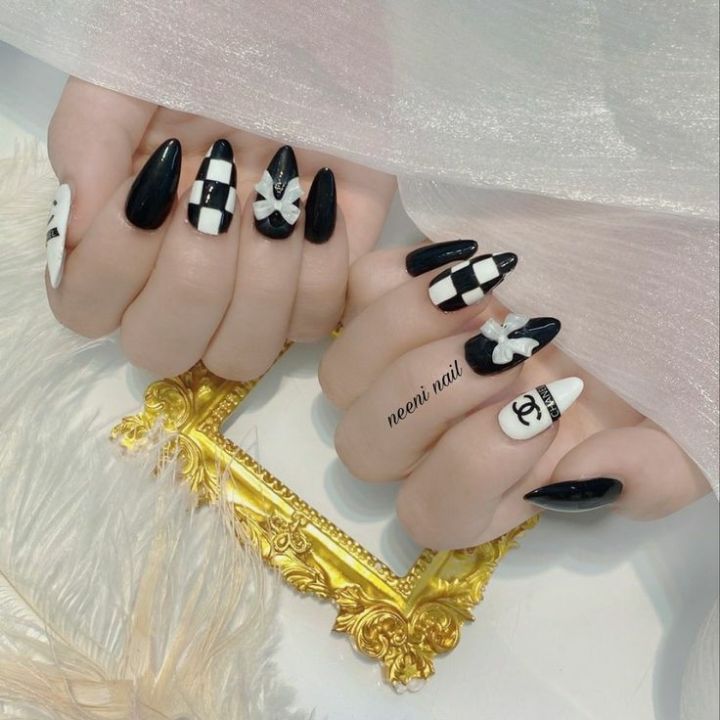 Nailbox trắng đen - một tuyệt tác thời trang trong làm đẹp được yêu thích nhất năm