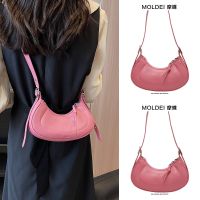 Summer pink crossbody crescent moon bag ladies 2023 new one-shoulder sweet cool underarm bag high-level sense of versatility niche 【BYUE】