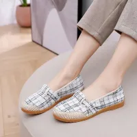 Shoes womens new old Beijing cloth shoes temperament Korean version of flat non-slip casual ladies canvas shoes