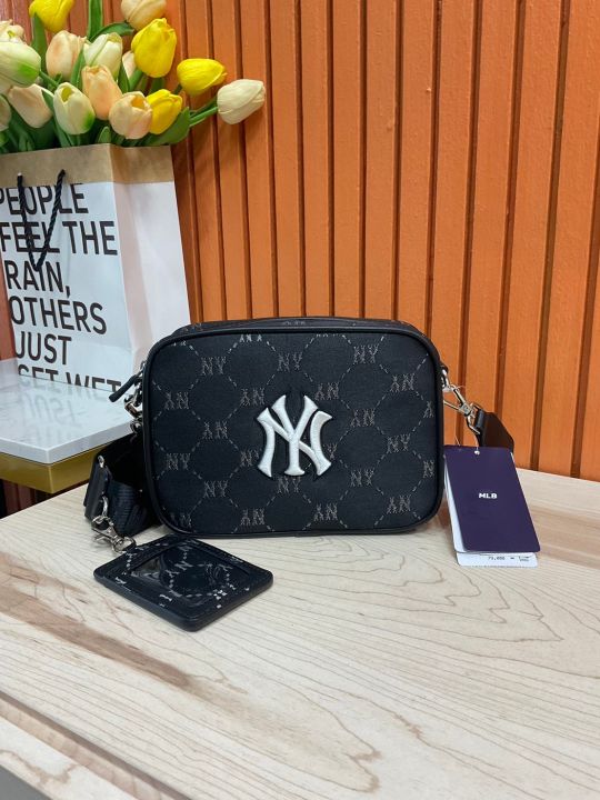 MLB Korea New York Yankees Crossbody Bag