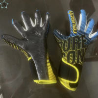 【คลังสินค้าพร้อม】ถุงมือผู้รักษาประตูฟุตบอล1คู่ Professional Non-Slip Breathable Wear-Resistant Gloves Training Equipment