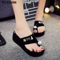 The new summer 2023 han edition of diamond clip feet cool slippers female large base sponge set toe high heel wedge