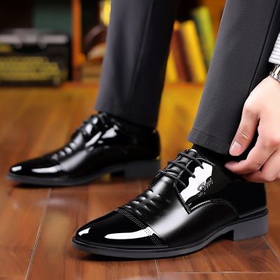 Men Dress Shoes Patent Leather Oxford Shoes Male Formal Shoes Big Size 38-48 Handsome Men Pointed Toe Shoes for Wedding