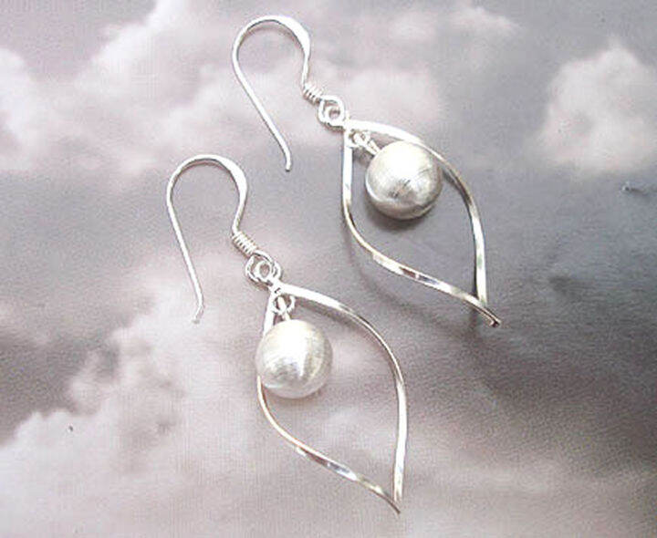 ball-beautiful-thai-design-earrings-sterling-silver-ลูกกลมบอล-สวยงามไทยตำหูเงินสเตอรลิงสวยของฝากที่มีคุณค่าของฝากถูกใจ