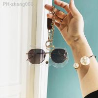 2022 Ins Popular Cute PVC Laser Eyeglasses Case Transparent Women Sunglasses Protection Cover Unique Metal Chain Glasses Bags