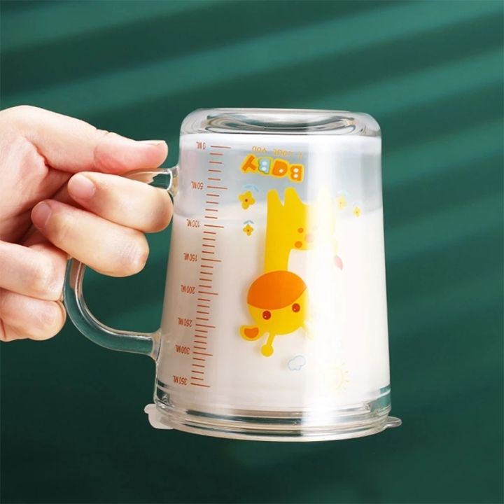 high-end-cups-การ์ตูนแก้วแก้วที่มีฝาปิดจับปิเปตวัดเด็กถ้วยนมไมโครเวฟน่ารักอาหารเช้านมผงถ้วยที่มีขนาด