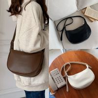 กระเป๋าหนังสะพายข้าง+ไหล่ รุ่น Classic Messenger Bag