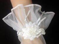 ◄▽ Fingerless lace Bridal Gloves wedding accessories white bow lace-up ladies wrist length translucent