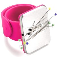 【YF】 Magnetic Sewing PinCushion Silicone Wrist Needle Pad Safe Bracelet Pin Cushion Storage Pins Wristband Holder 4 Colors