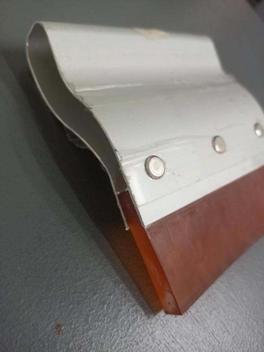 Curved Aluminum Handle with Squeegee 70 Flat Durometer Synthetic Rubber