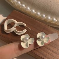 [COD] white flower pearl earrings women Korean ins style high-end all-match fashion simple ear accessories