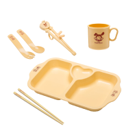 Amos CORN SET PROMOTION ถาด HEART SNACK TRAY แถมฟรี ชุดช้อนส้อม ตะเกียบ แก้วน้ำเด็ก ผลิตจากข้าวโพด Amos Corn Set For12Month+ แข็งแรงและทนความร้อนสูง เหมาะสำหรับเด็ก12เดือนขึ้นไป