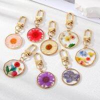 【CC】 Round Dried Flowers Keychains Keyring Real Car Airpods Accessories