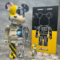 มาเลย์จำกัดไฟฟ้ากลวงภูเขา Corgi Bearbrick 400% + 100% Bearbrick รุนแรงหมีเครื่องประดับ