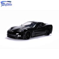 1:24 2006เชฟโรเลตโคเวทการจำลองสูงรถ Diecast รถของเล่นหุ่นอัลลอยโลหะสำหรับการเก็บของขวัญสำหรับเด็ก