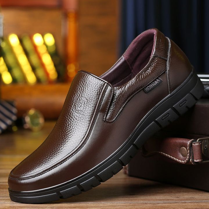 รองเท้าหนังแท้สำหรับผู้ชายขนาด38-46นุ่มหนังรองเท้าหนังแท้แบบลำลองรองเท้าไม่มีส้นสำหรับผู้ชายรองเท้าหนัง