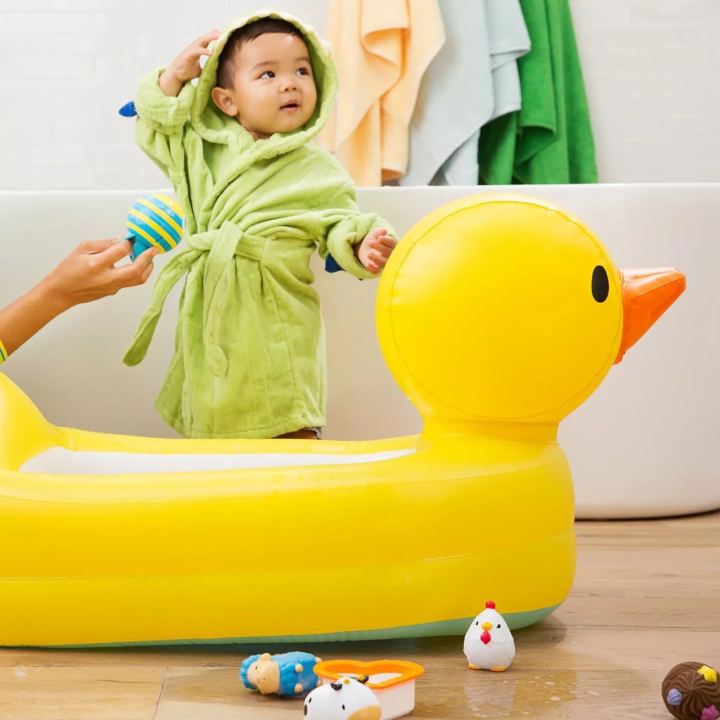 munchkin-white-hot-duck-bath-tub