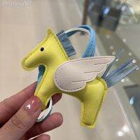 Luxury PU Leather Angel Wings Flying Horse Car Keychain for Ladies Rodeo Bag Charm Car Rearview Mirror Pendant Cute