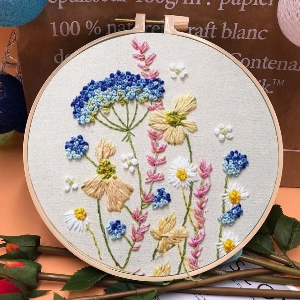 Floral Embroidery Hoop Embroidery Kit - Needlework Projects, Tools