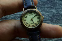 นาฬิกา Vintage มือสองญี่ปุ่น ALBA CURRENT V515 6410 ระบบ Quartz ผู้หญิง ทรงกลม หน้าทอง หน้าปัด 26mm สายหนังของแท้ 100% เปลี่ยนถ่านใหม่แล้ว ใช้งานได้ปกติ สภาพดี