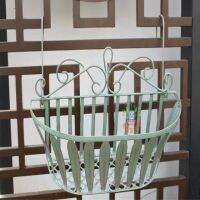 【การจัดส่งในประเทศไทย】กระถางแขวน กระถางแขวนระเบียง ตะขอแขวนได้ Iron Art Hanging Baskets Flower Pot Holder