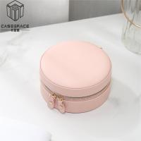 Casegrace รอบ PU หนังกล่องเครื่องประดับพร้อมกระเป๋าเดินทางกล่องเก็บอุปกรณ์เสริมกำมะหยี่ต่างหูแหวนสร้อยคออัญมณีขนาดเล็กกรณีของขวัญ