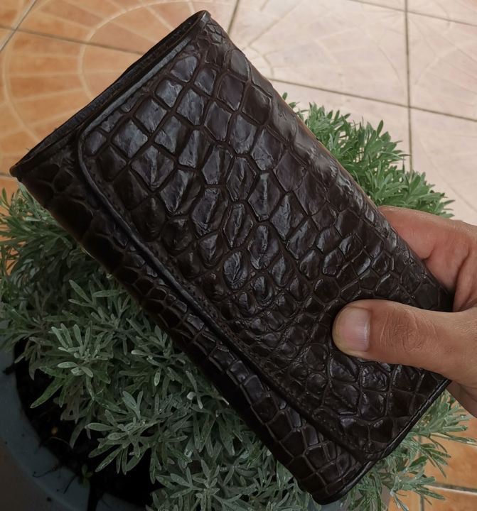 genuine-crocodile-leather-งานสวยๆกระเป๋าหนังจระเข้-สีนำตาลเม็ดมะขาม-ขนาด4-0นิ้วx4-5นิ้ว-us