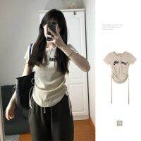 MTMM เสื้อยืดคอกลมเจ็ดส่วนสวมกอดแขนสั้นและสายดึงแฟชั่นผู้หญิงที่มีเสน่ห์ HZFWC4604
