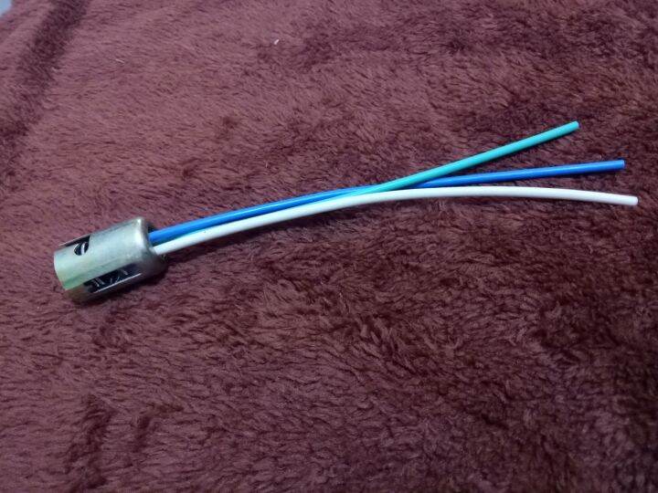 flasher/tail light socket with three wires Lazada PH