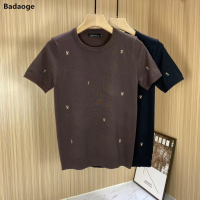 LV เสื้อสเวตเตอร์แขนสั้นสำหรับผู้ชาย,เสื้อสเวตเตอร์แขนสั้นปักแบบสวมหัวมีเสื้อแขนยาวคอกลมเข้ารูปพอดี